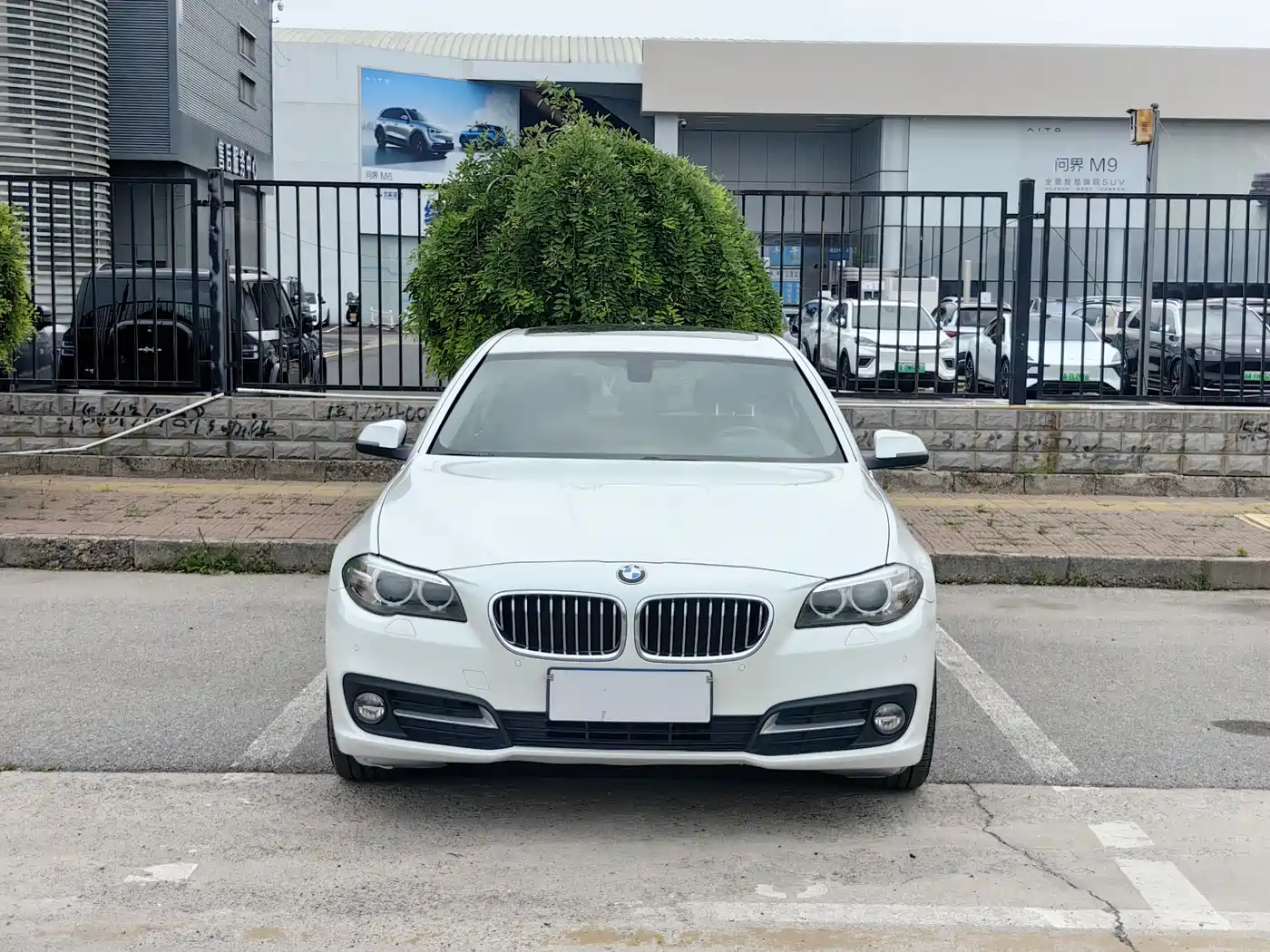 BMW 5 Series 2017 525Li Leading Edition фото 2