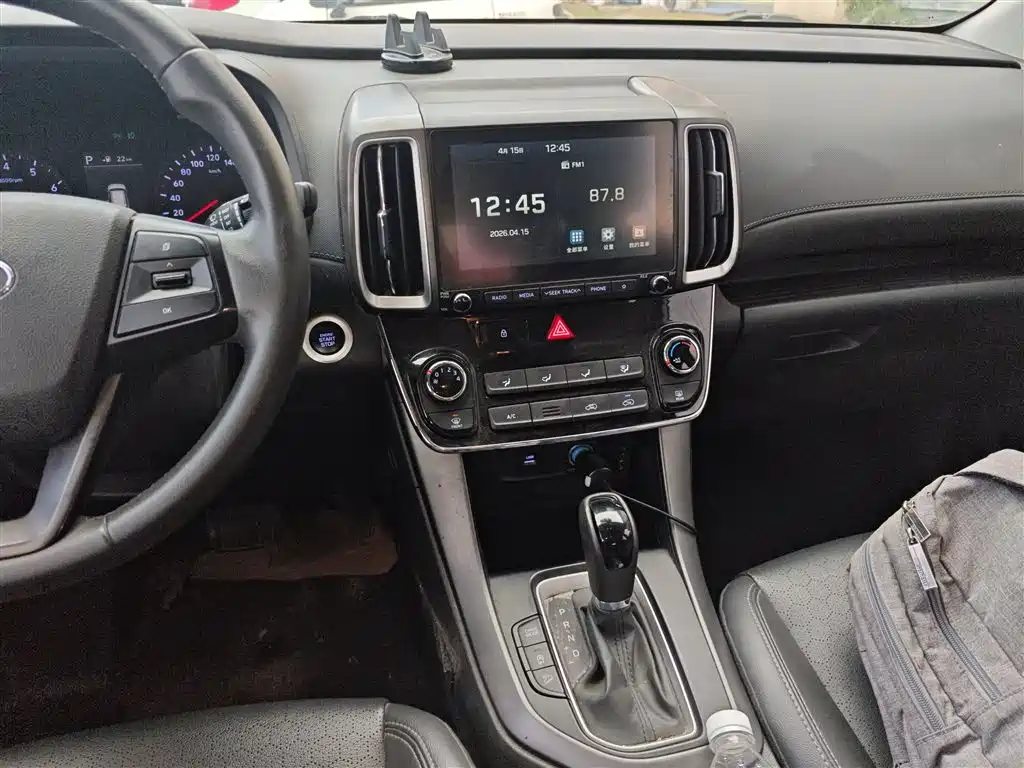 Hyundai Beijing Hyundai ix35 2018 2.0L Automatic 2WD Zhiyong·Enjoyment Edition фото 13