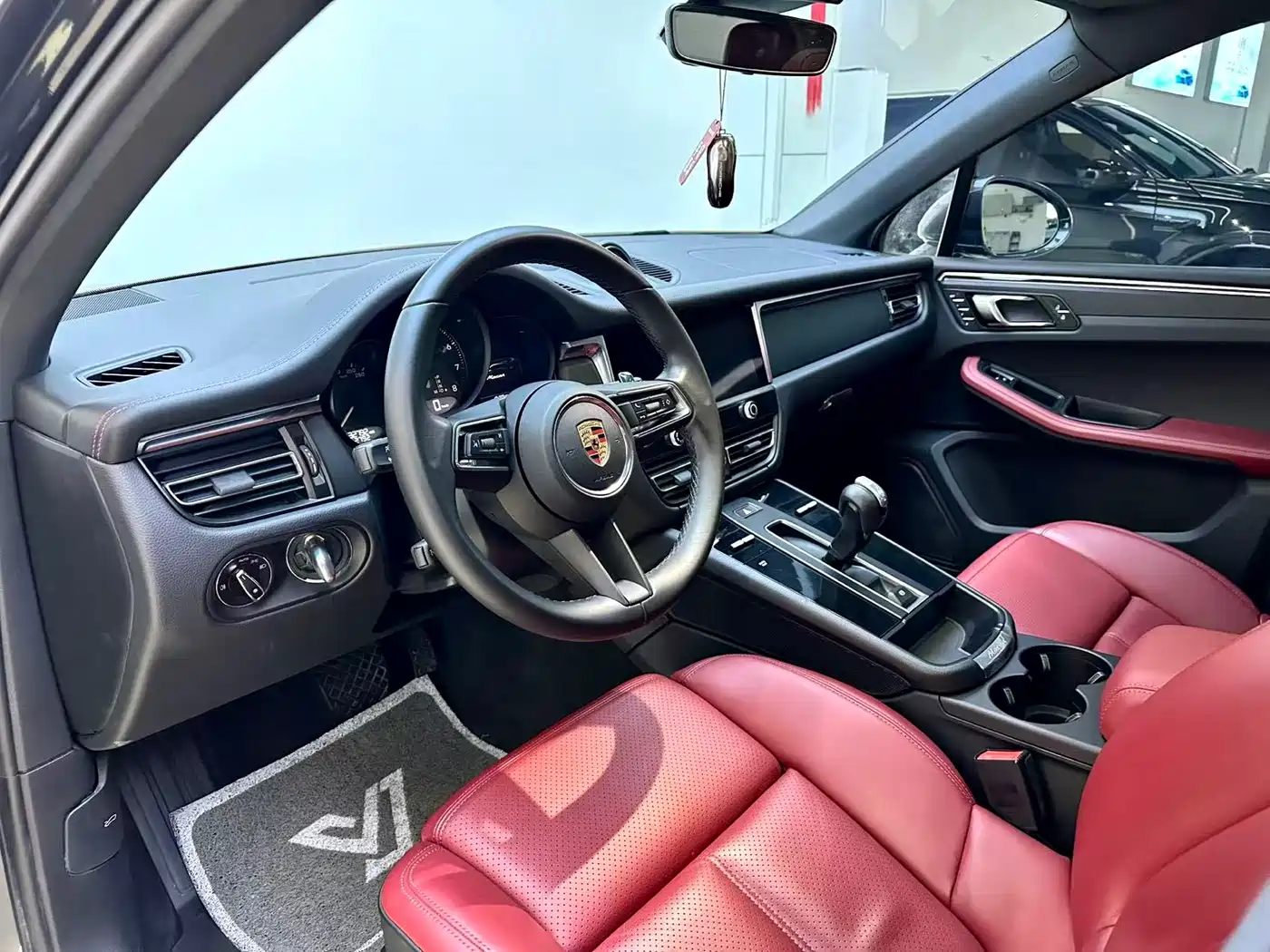 Porsche Macan 2023 Macan 2.0T фото 9