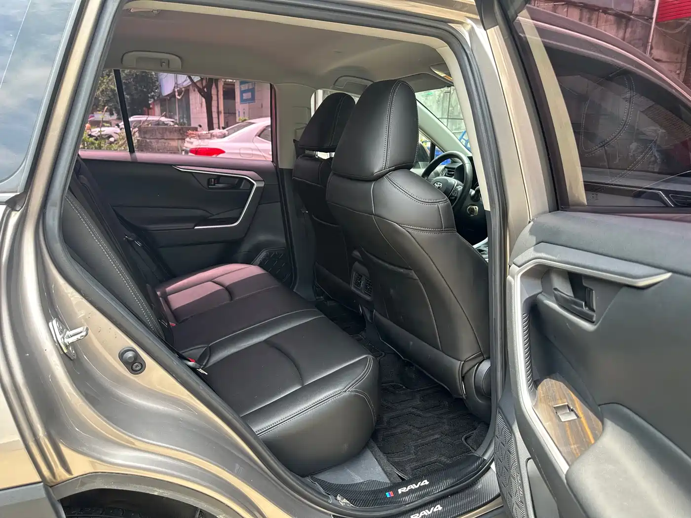 Toyota RAV4 Rongfang 2020 2.0L CVT 2WD Urban Edition фото 9