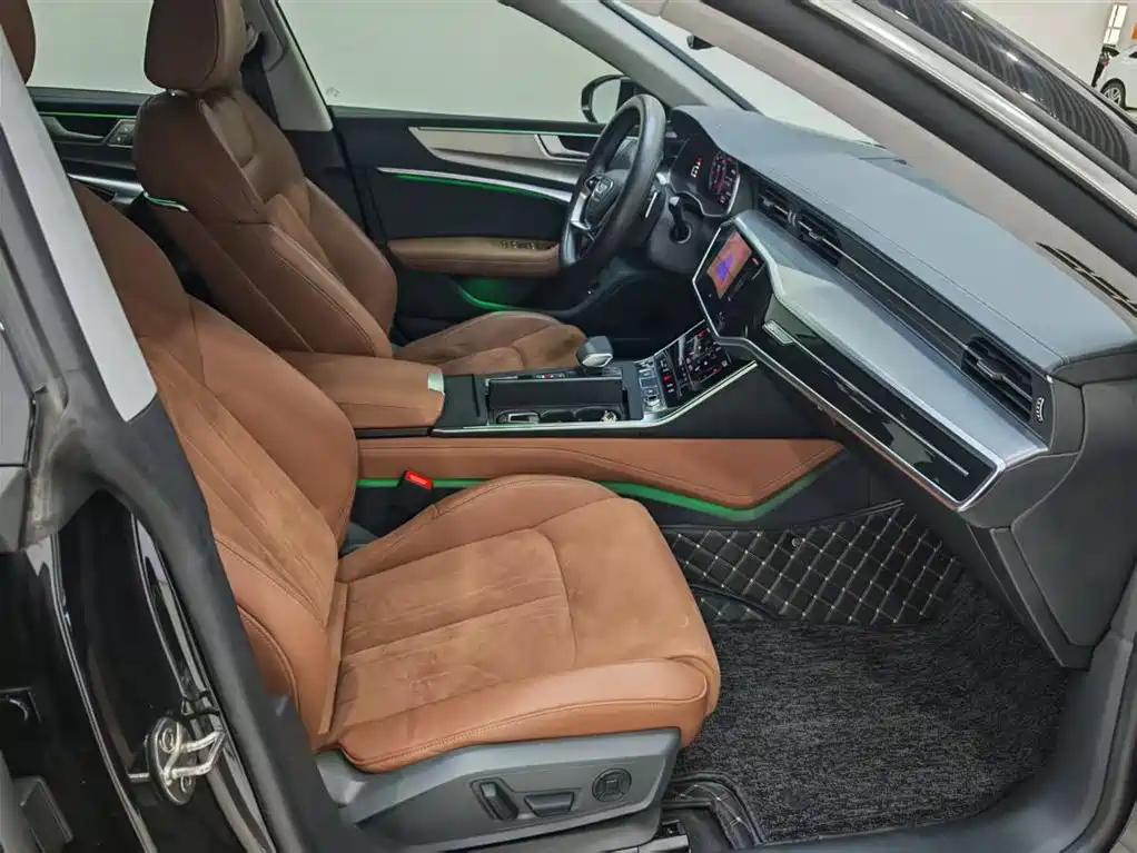 Audi A7L 2024 45 TFSI Luxury фото 14