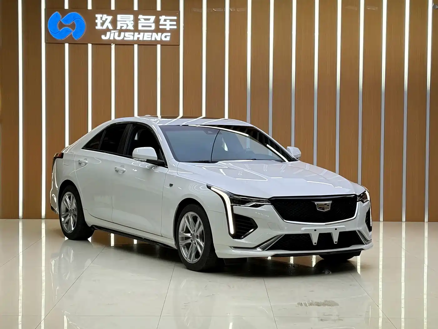 Cadillac CT4 2022 2021 28T Fashion Edition