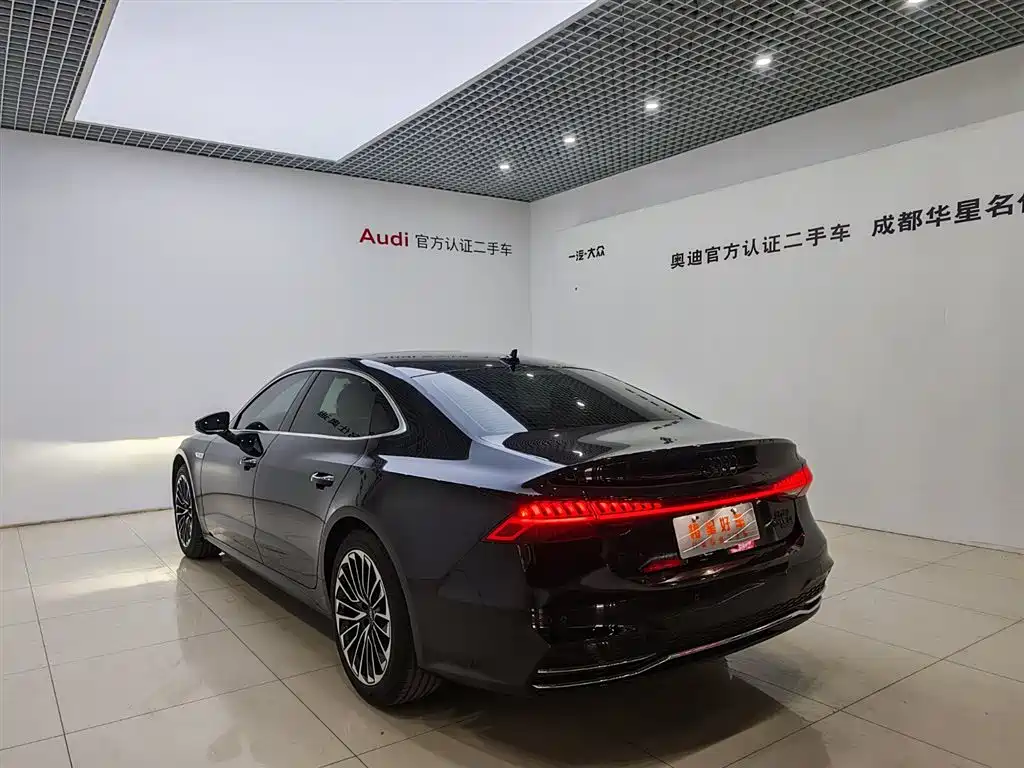 Audi A7L 2024 45 TFSI Luxury фото 6