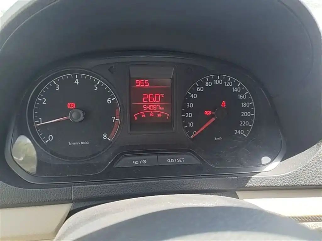 Volkswagen Jetta 2015 1.6L Manual Trend фото 18