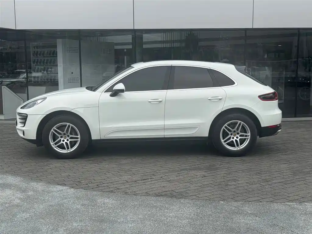 Porsche Macan 2017 Macan 2.0T фото 2