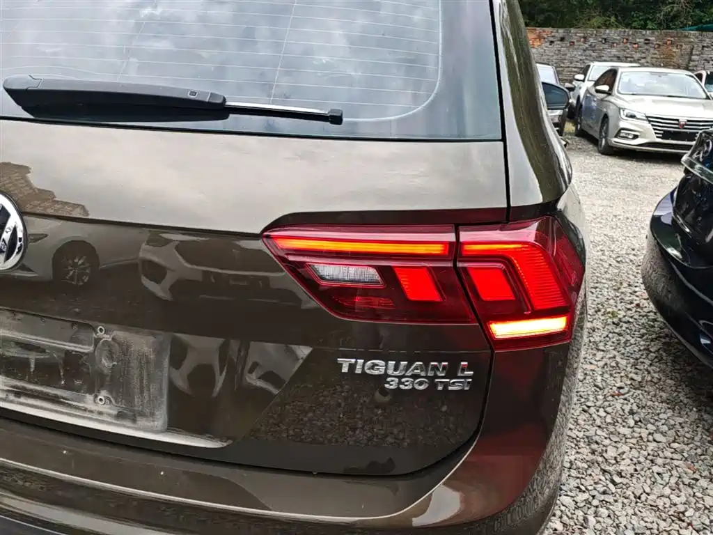 Volkswagen Tiguan L 2018 Facelift 330TSI Automatic 2WD Trend Edition фото 8