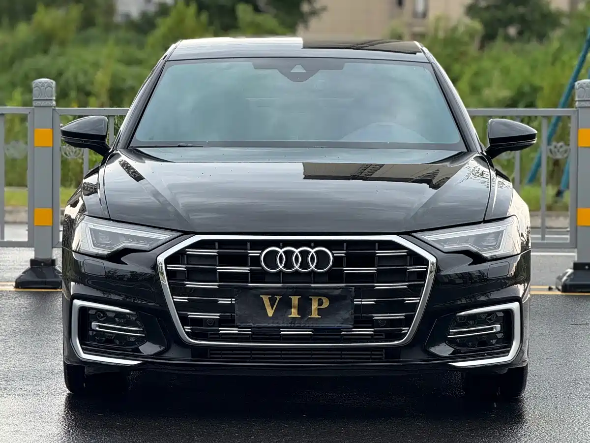 Фото 11 - Audi A6L