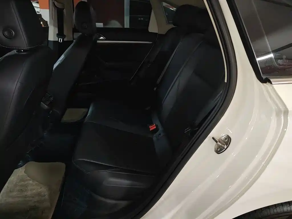 Volkswagen Lavida 2021 1.5L Auto Comfort Edition фото 13
