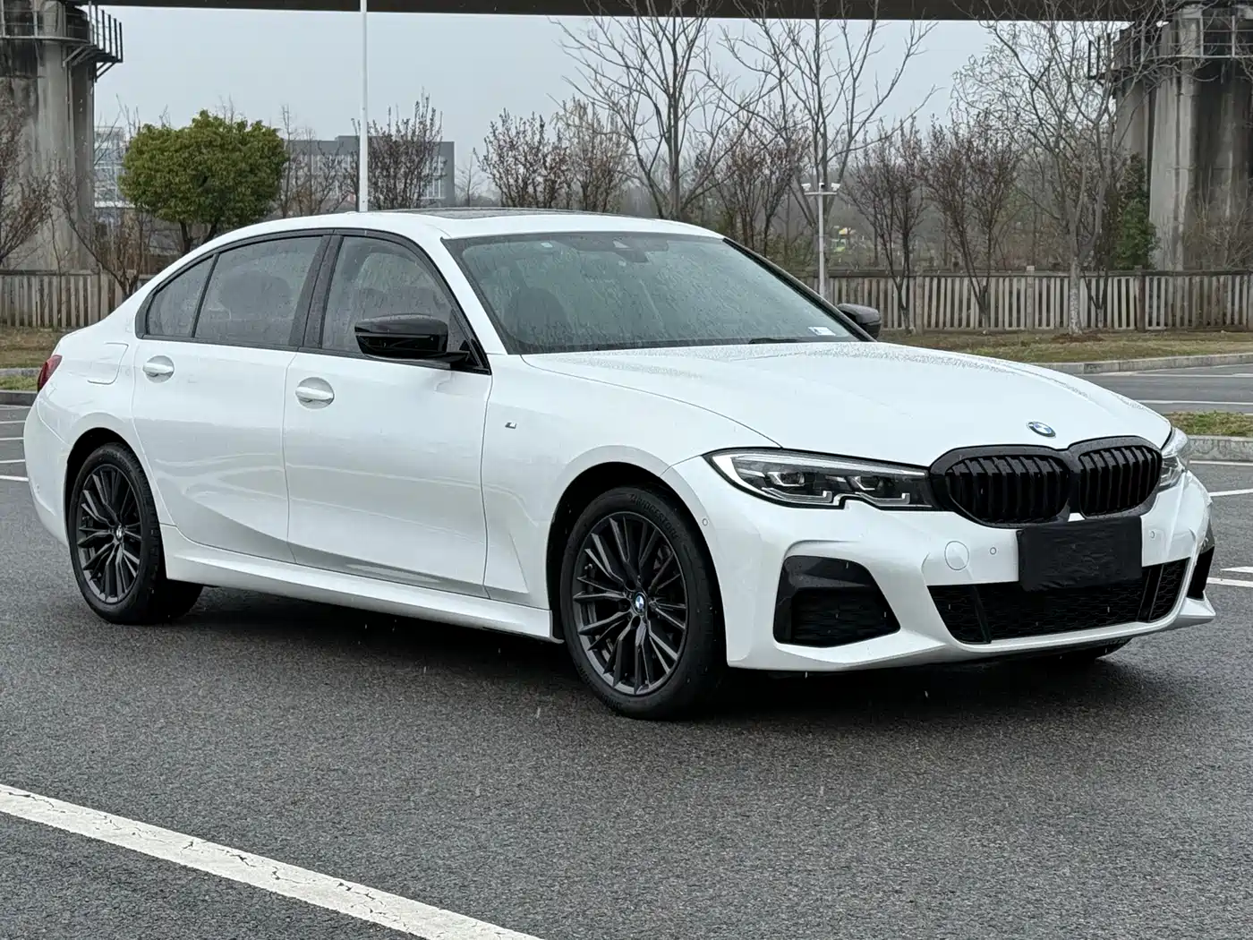 BMW 3 Series 2022 325Li M Sport Shadow Edition фото 2