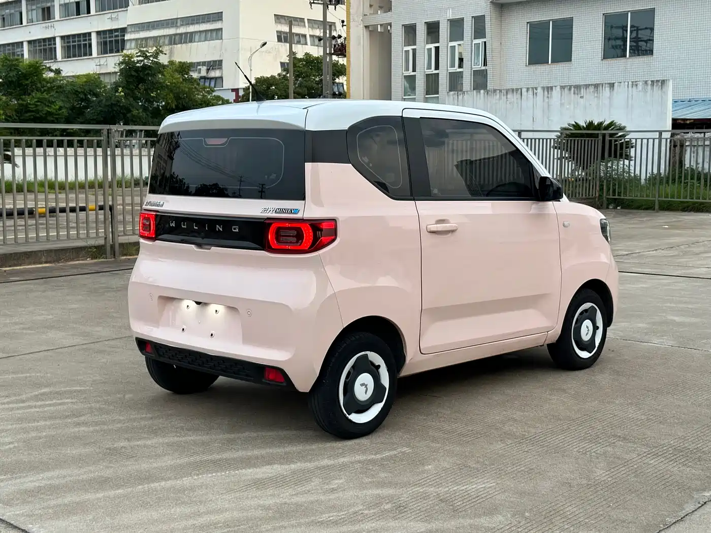 Photo 4 - Wuling Motors Hongguang MINIEV