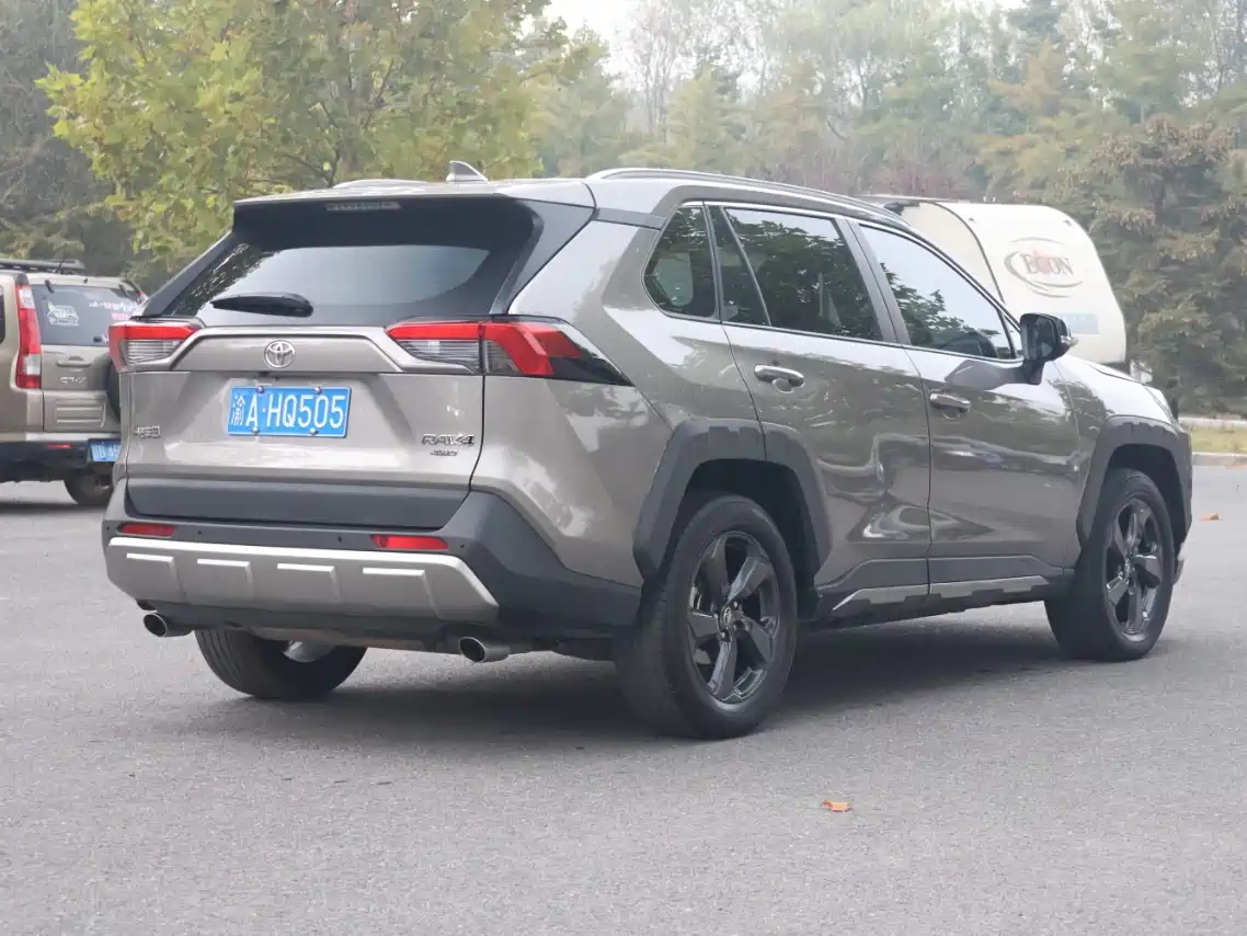 Toyota RAV4 Rongfang 2022 2.0L CVT 4WD Trend Edition фото 5