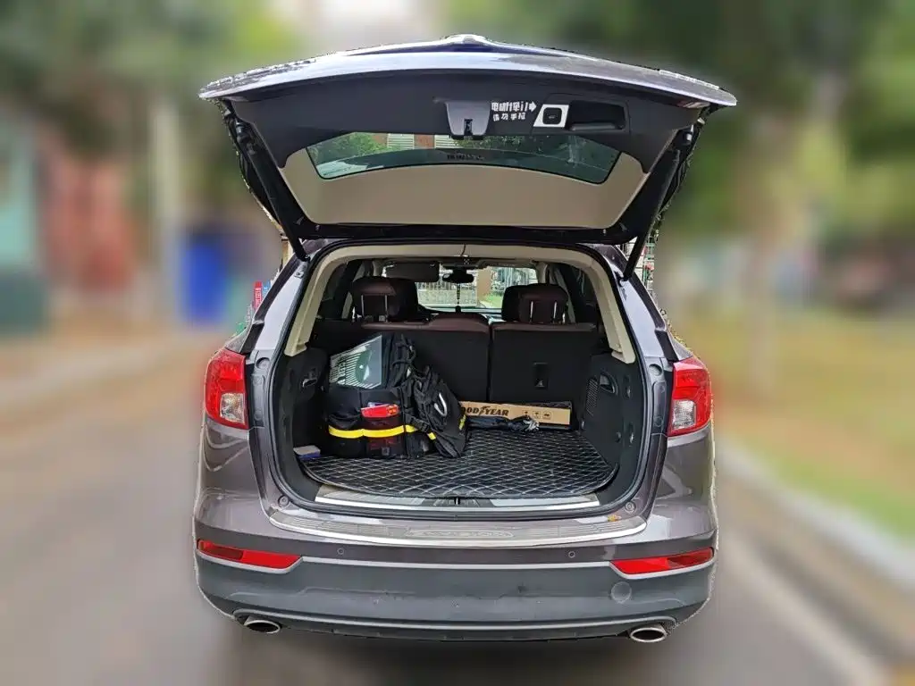Photo 10 - Buick Envision Plus
