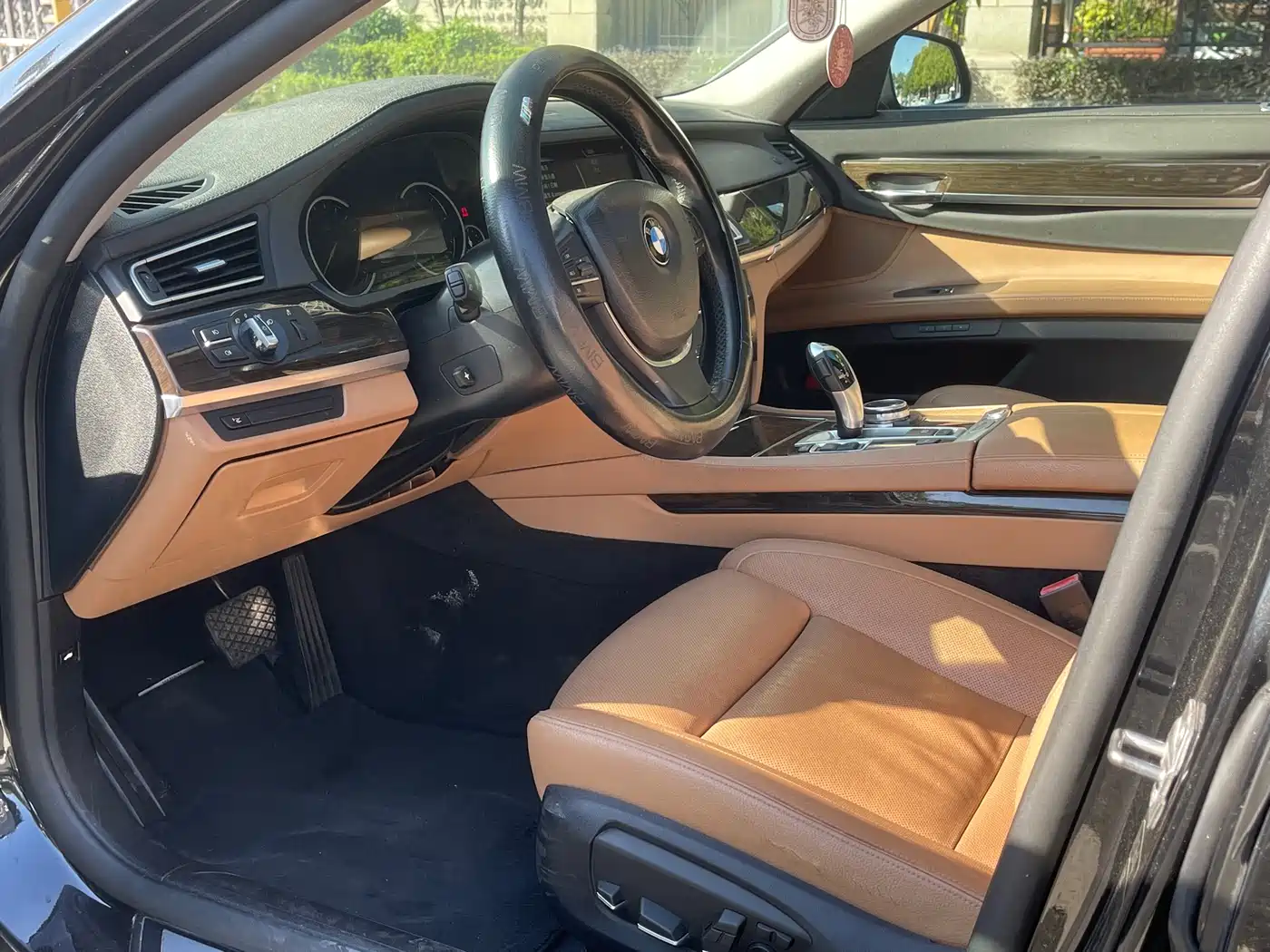 BMW 7 Series 2013 Model 740Li Leading фото 7
