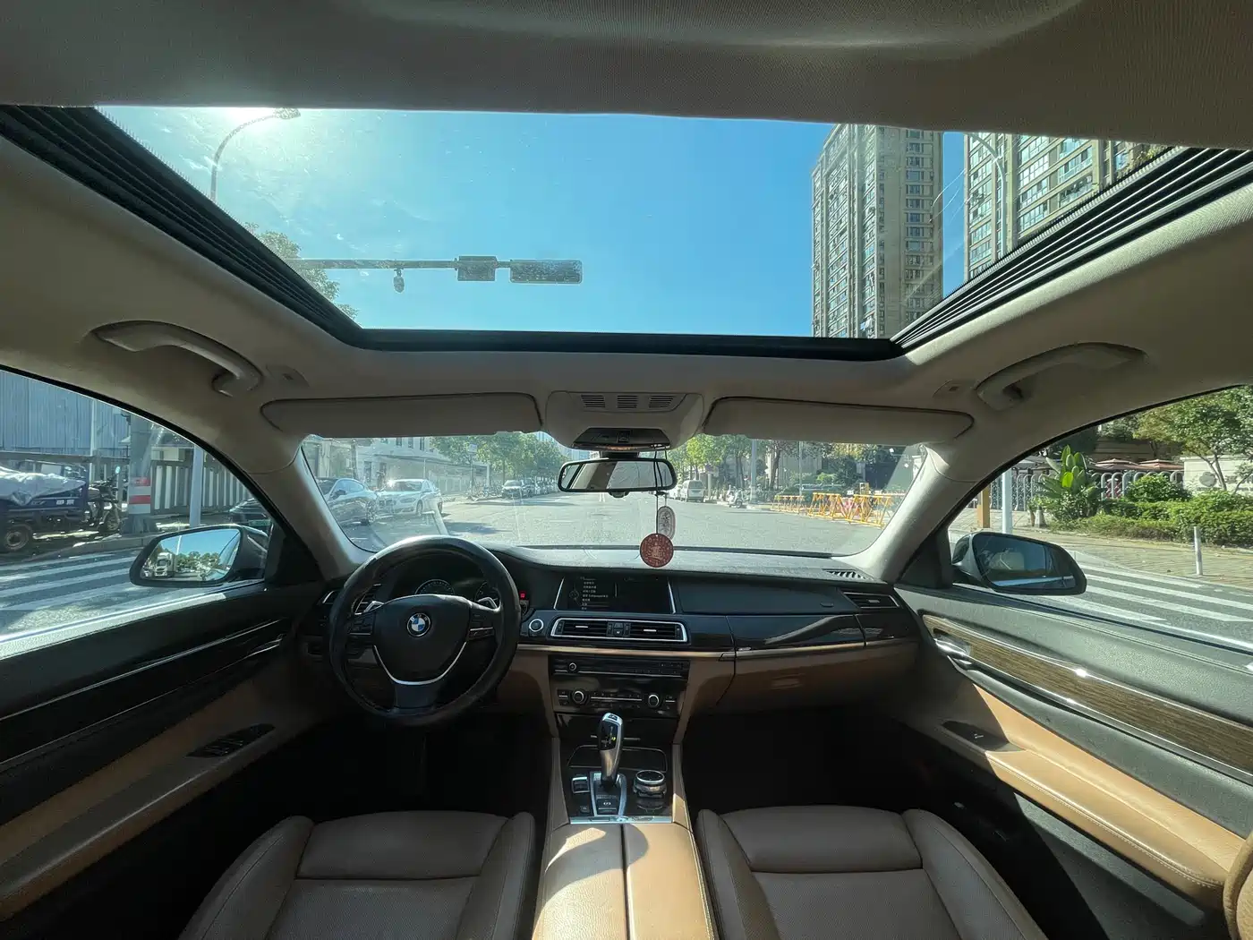 BMW 7 Series 2013 Model 740Li Leading фото 8