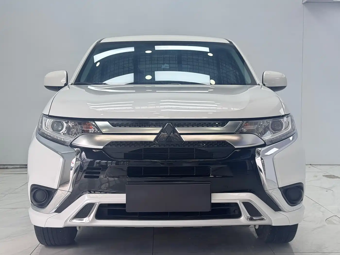 Mitsubishi Outlander 2021 2.0L 2WD Smooth Ride Version 5-Seater фото 2