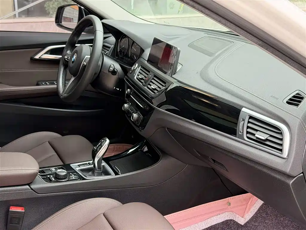 BMW 1 Series 2020 Model 120i M Sport Package фото 12