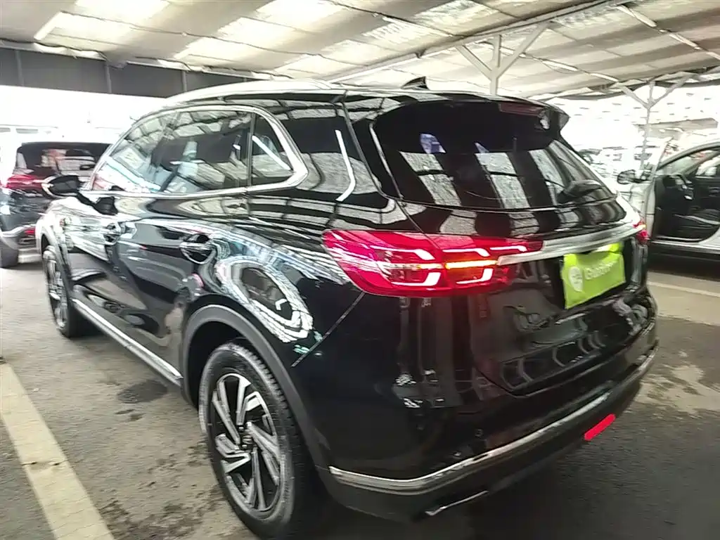 Hongqi HS5 2022 Facelift 2.0T Smart Flag Enjoyment Edition фото 5