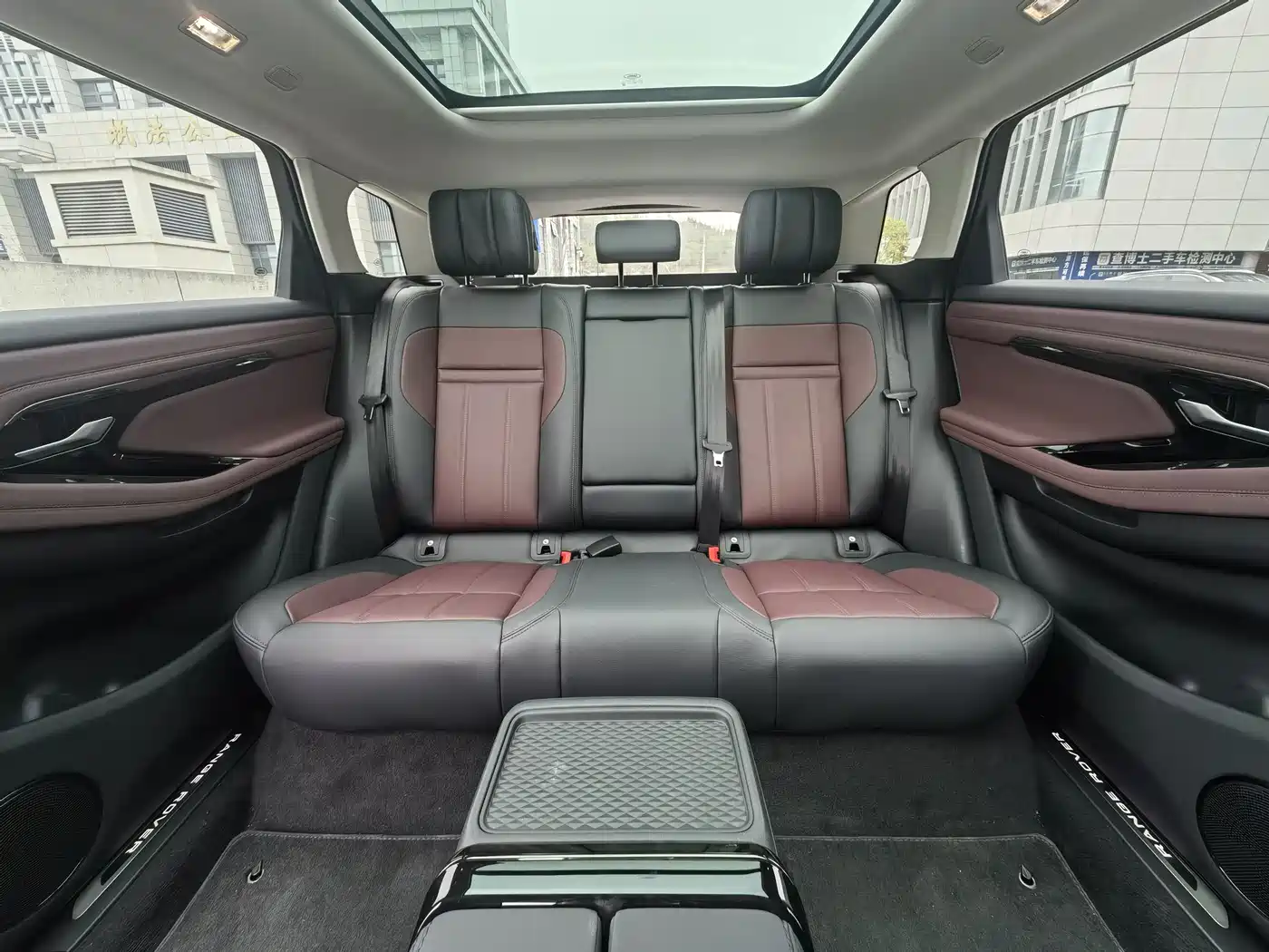 Land Rover Range Rover Evoque 2024 Range Rover Evoque L 249PS Light Master Edition фото 13