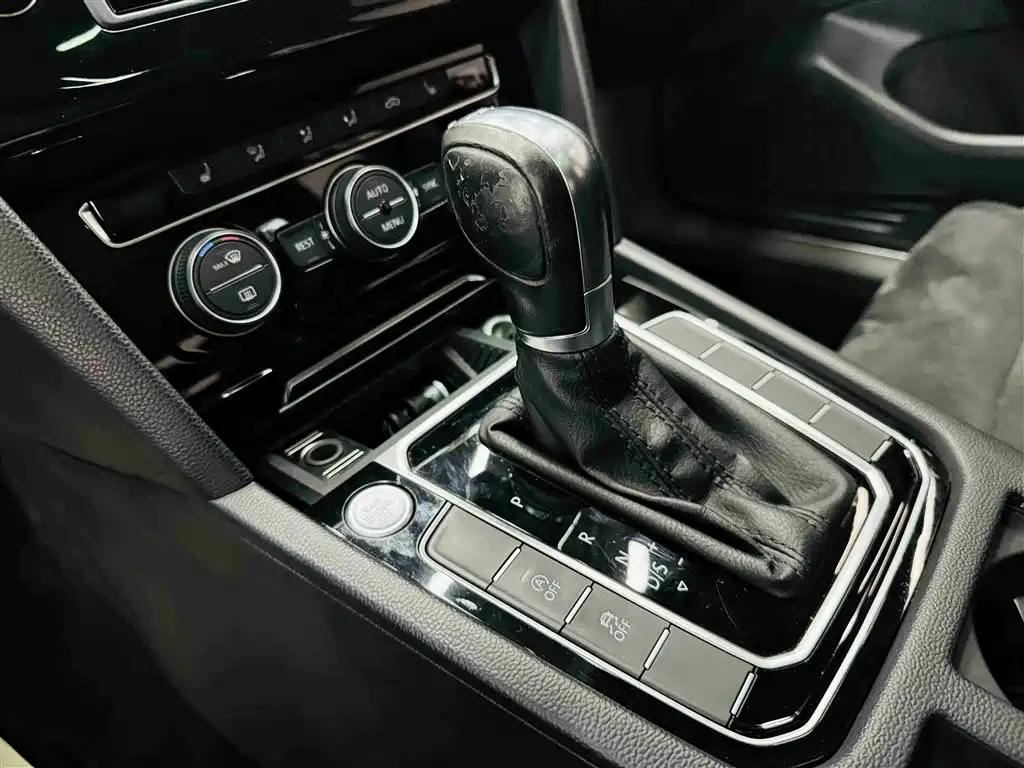 Volkswagen Magotan 2017 380TSI DSG Luxury фото 16