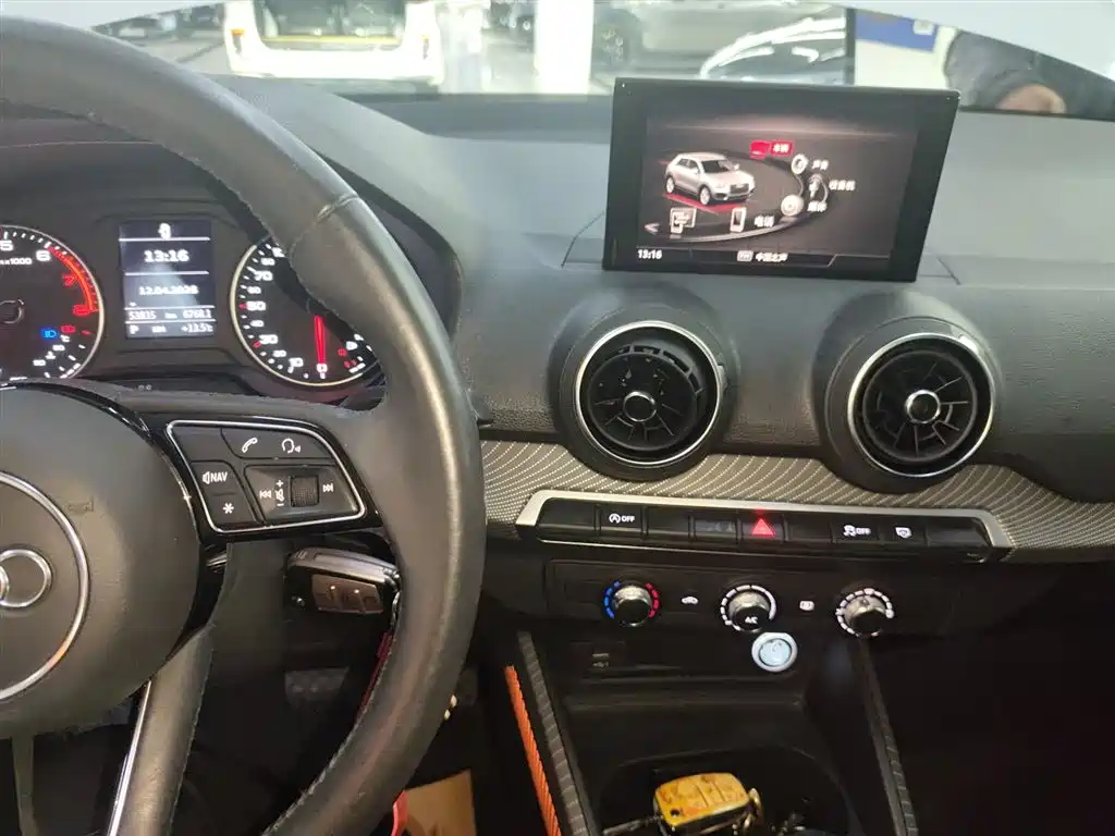 Audi Q2L 2018 35 TFSI Launch Exclusive Edition China VI фото 13