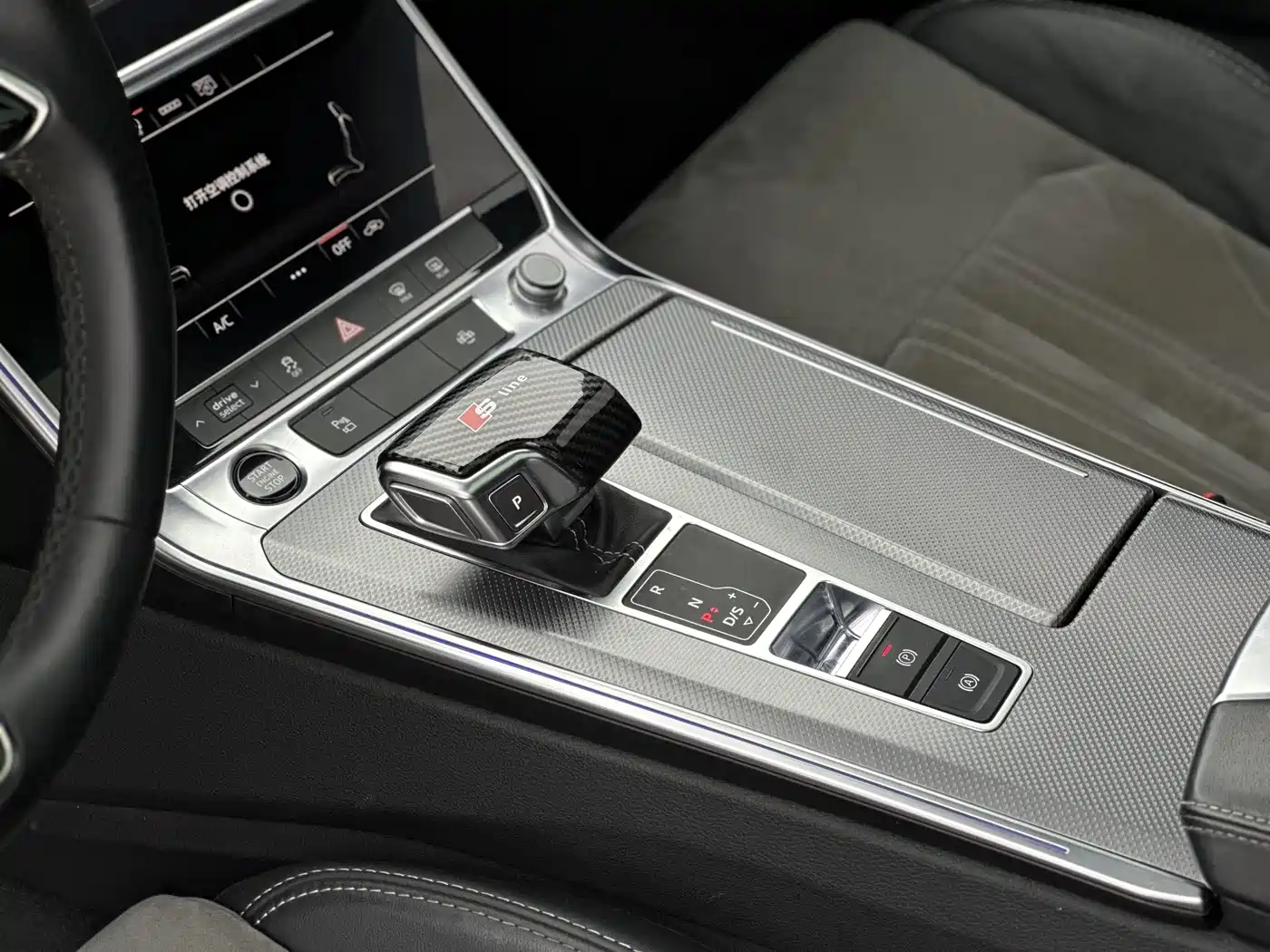 Audi A6L 2021 40 TFSI Luxury Sport фото 14
