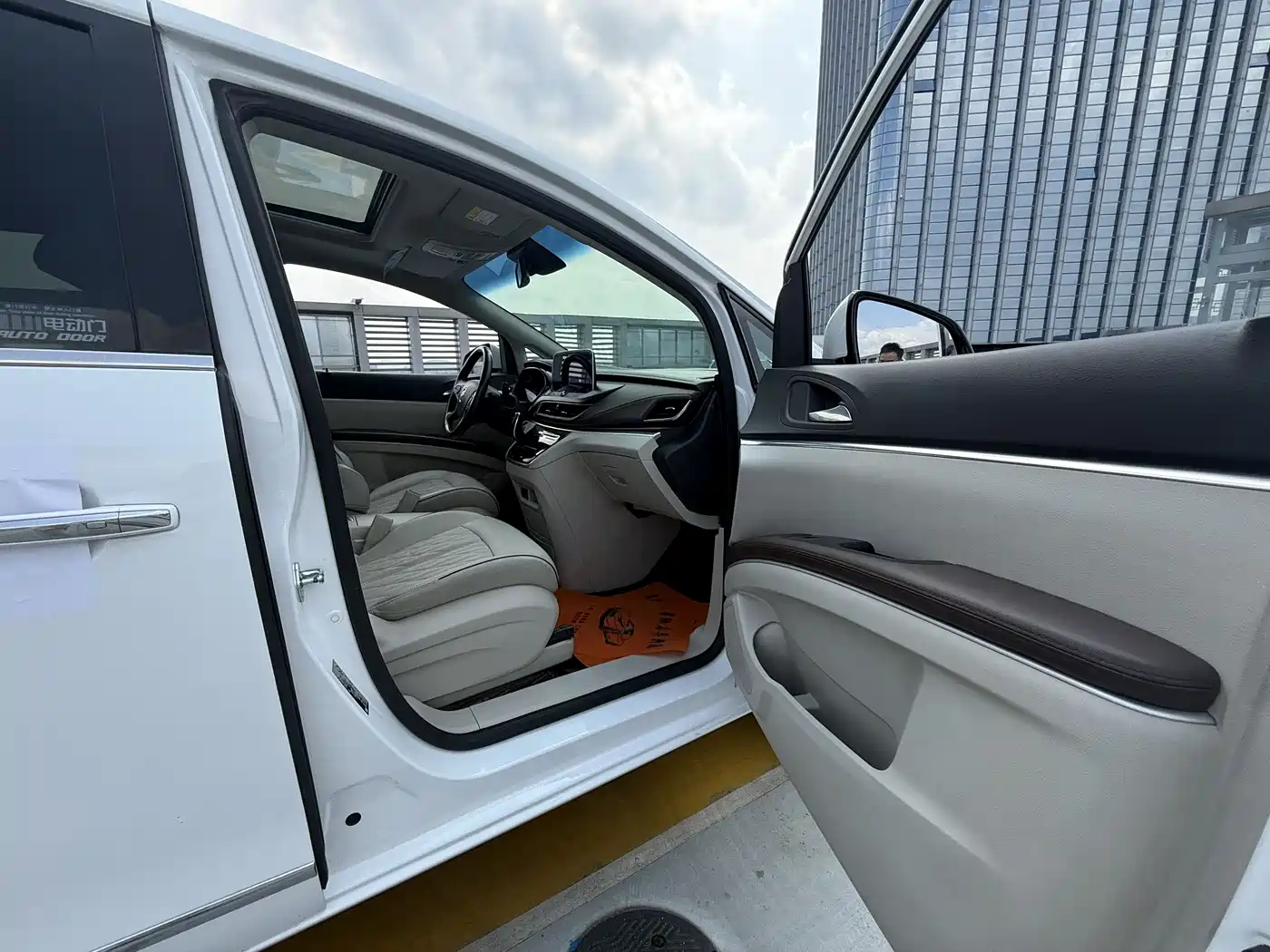 Buick GL8 2021 Land Business Class 652T Luxury фото 10
