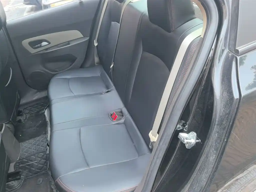Chevrolet Cruze 2015 1.5L Classic SL MT фото 17