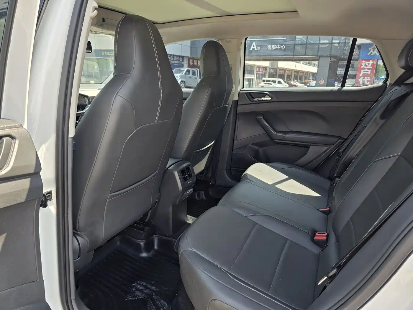 Volkswagen T-Cross 2019 280TSI DSG Luxury Edition фото 9