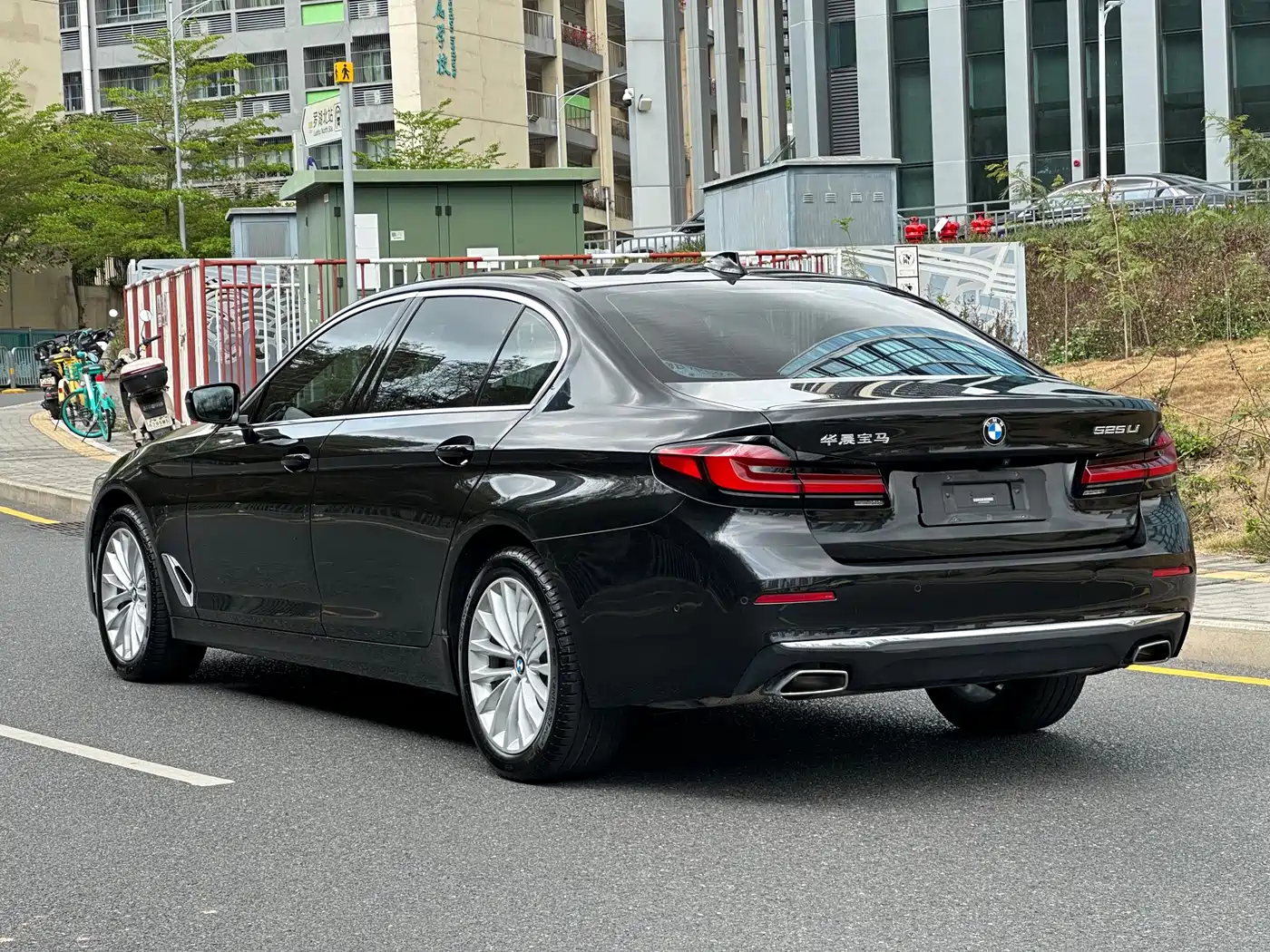 BMW 5 SERIES