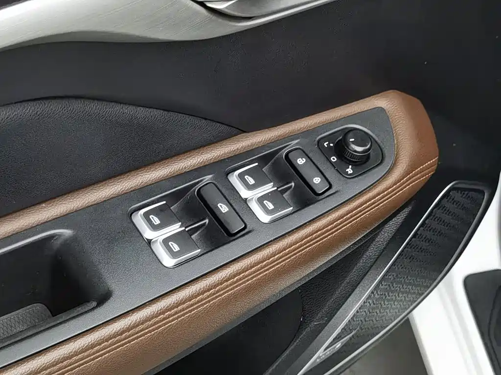 Photo 9 - Geely Vision