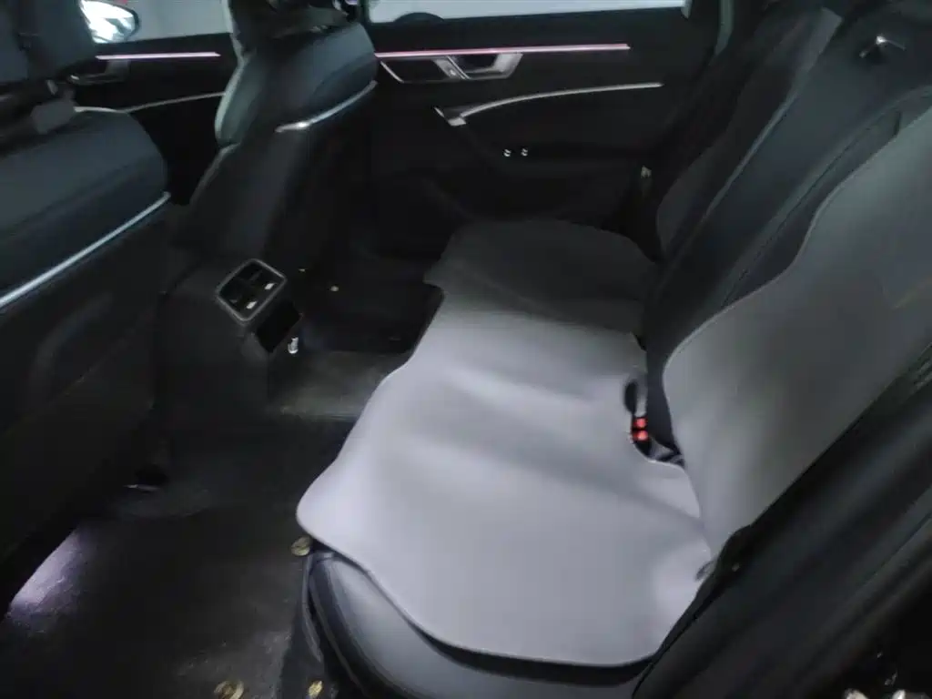 Audi A6L 2025 45 TFSI quattro Premium Sport фото 24