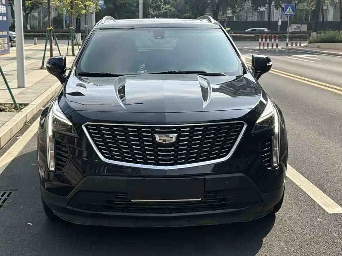 CADILLAC XT4