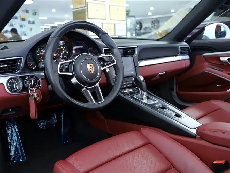 Porsche 911 2016 Carrera 4 Cabriolet 3.0T фото 17