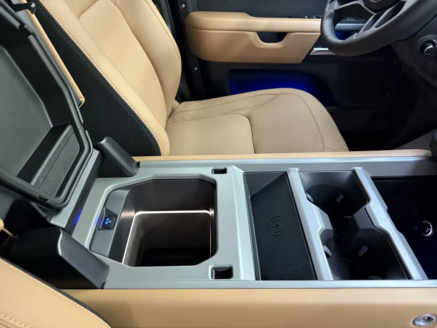 Land Rover Defender 2025 110 3.0T P400 -Dynamic HSE фото 10