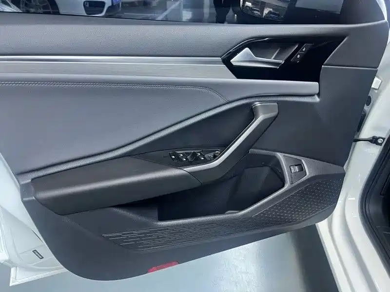 Volkswagen Sagitar 2019 200TSI DSG Comfort Edition China VI фото 4