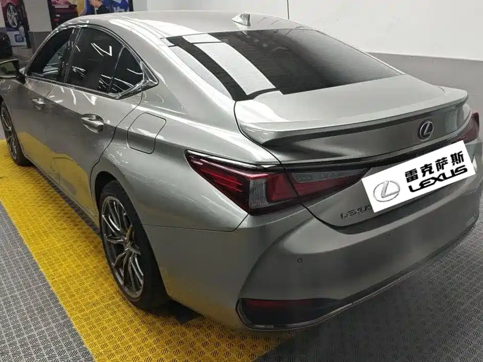 Фото 3 - Lexus ES