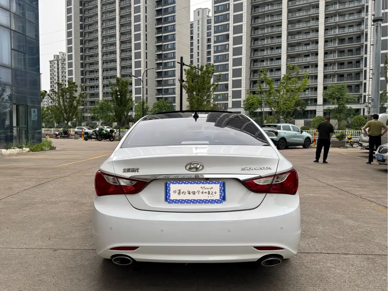 Hyundai Sonata 2014 2.0L Automatic Luxury фото 5
