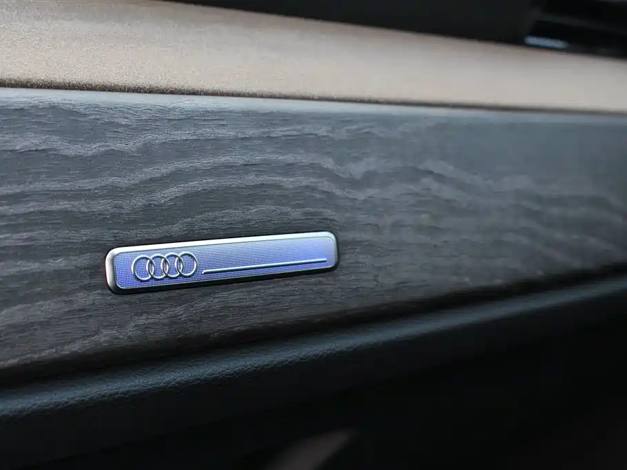Audi Q3 2024 35 TFSI Fashion Elegance фото 7