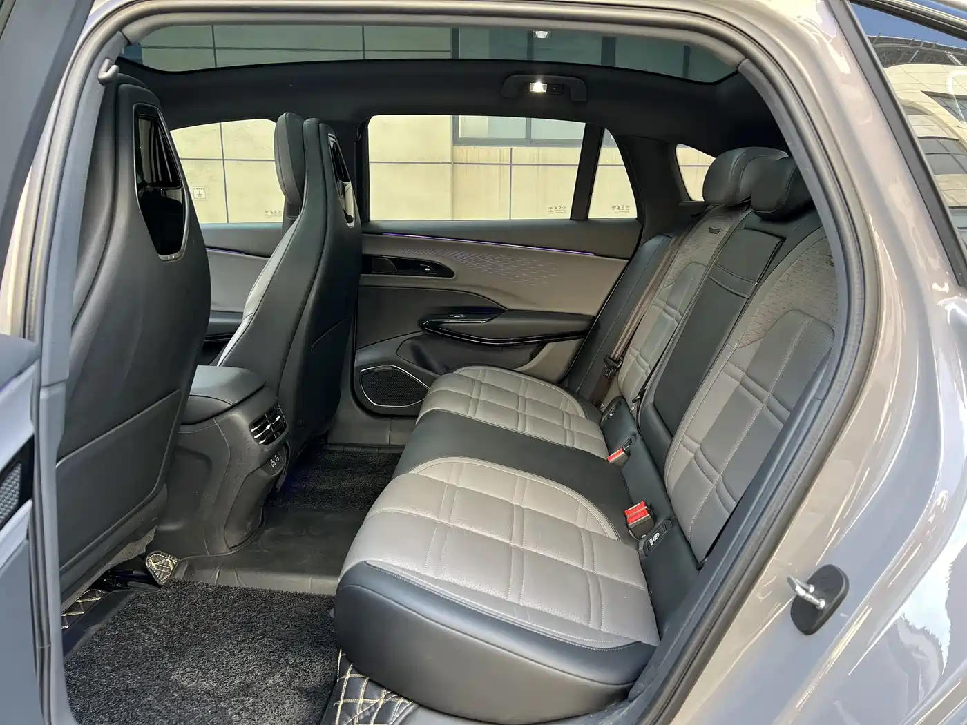 Hongqi EH7 2024 Model 760 Pro+ AWD фото 10