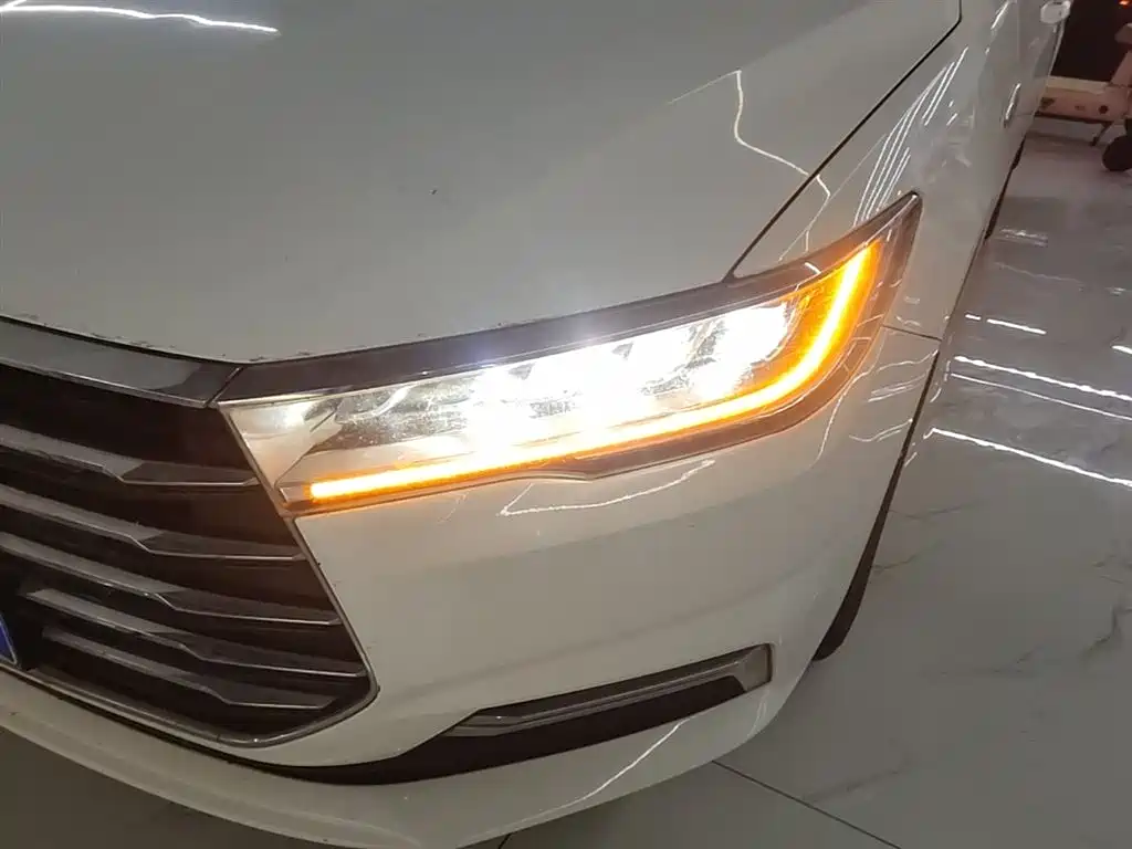 BYD Qin 2019 1.5L Automatic Luxury Edition фото 24