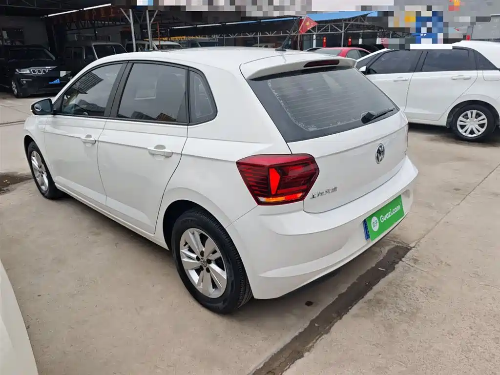 Volkswagen Polo 2019 Plus 1.5L Automatic Panorama Enjoyment Edition фото 23
