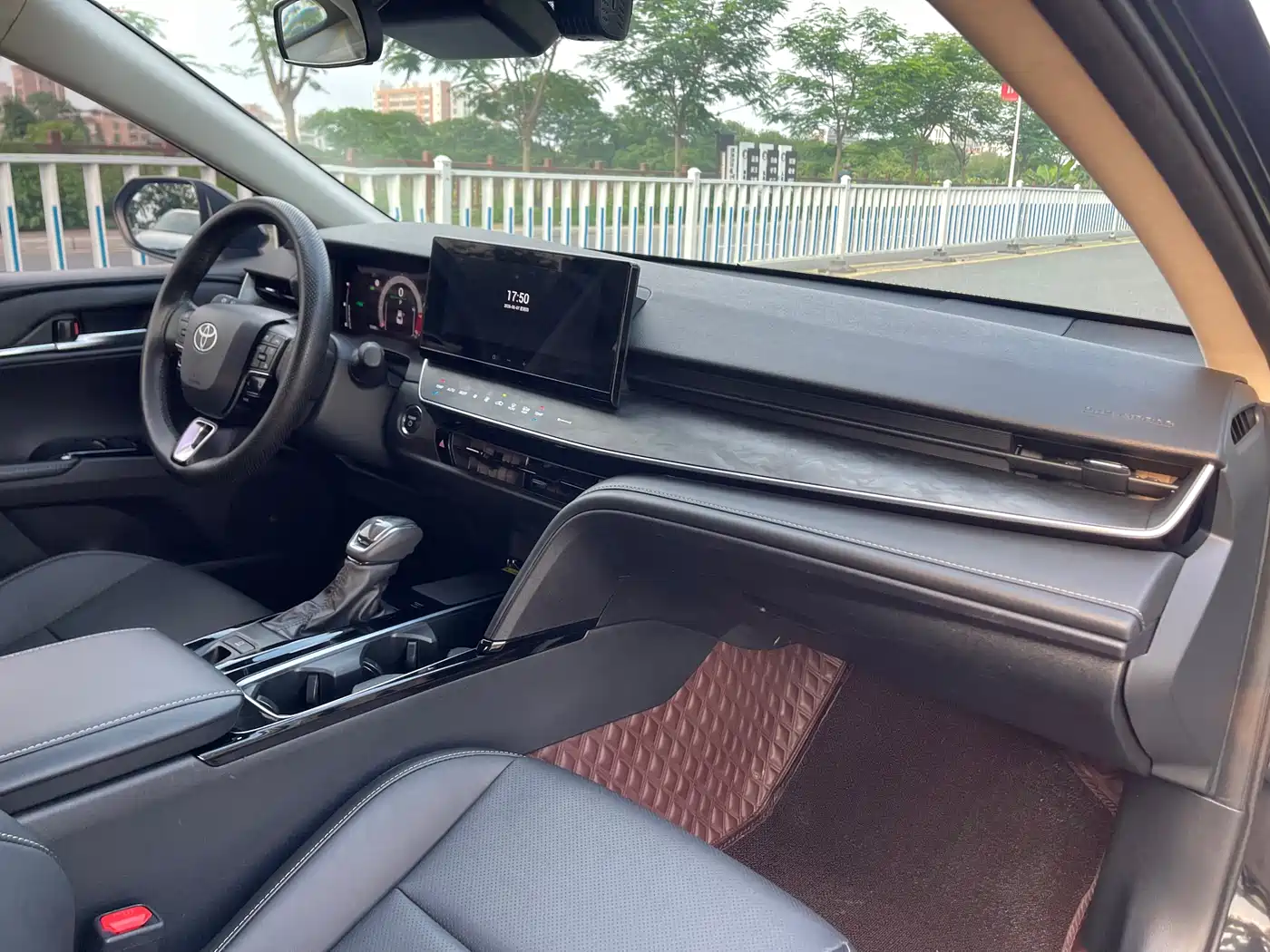 Toyota Camry 2024 Hybrid 2.0HGVP Luxury Edition фото 7