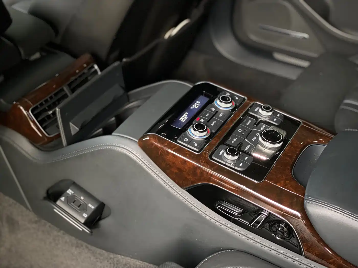 Audi A8 2014 A8L 50 TFSI quattro Luxury фото 13
