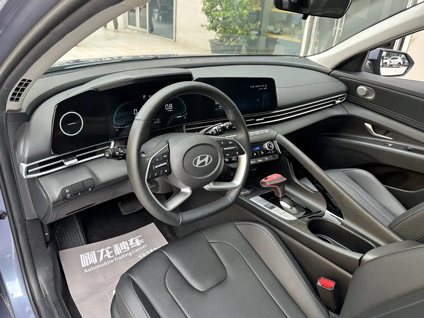 Hyundai Elantra 2023 Model 1.5L CVT LUX Premium Edition фото 8