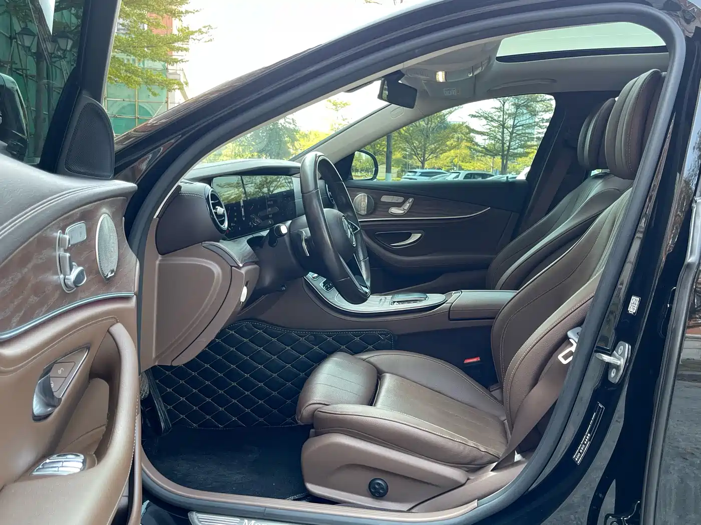 Mercedes-Benz E-Class 2022 Second Facelift E 300 L Luxury фото 14