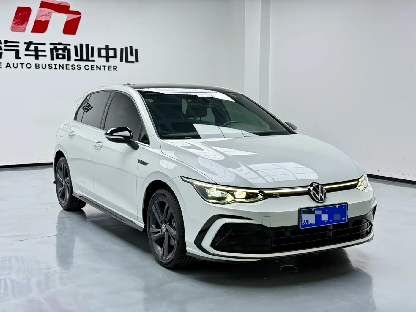 Volkswagen Golf 2023 280TSI DSG R-Line Lite фото 3