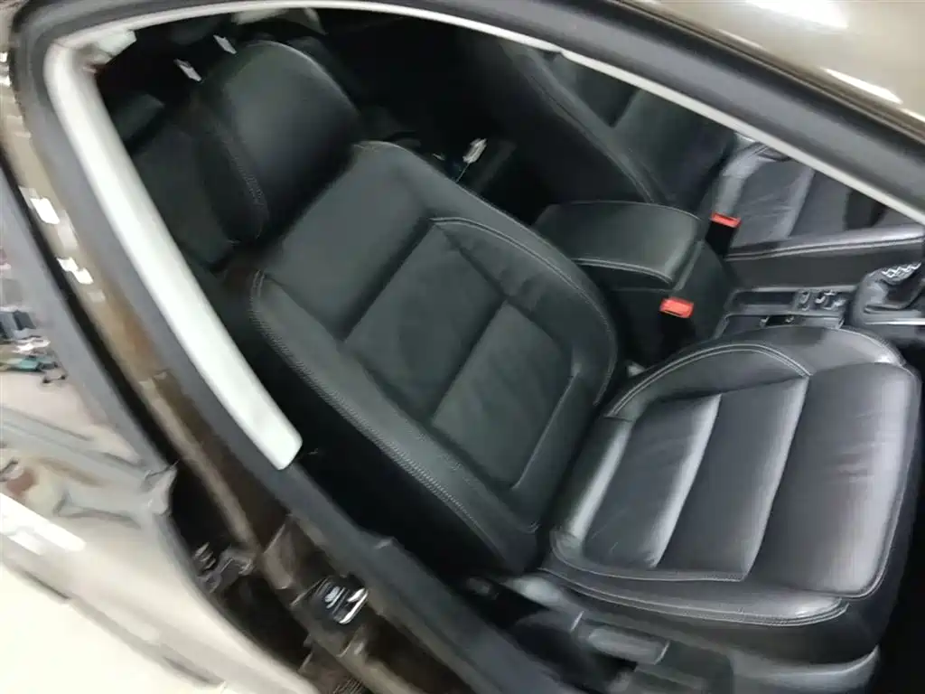 Volkswagen Tiguan 2016 280TSI Automatic 2WD Silk Road Comfort фото 25