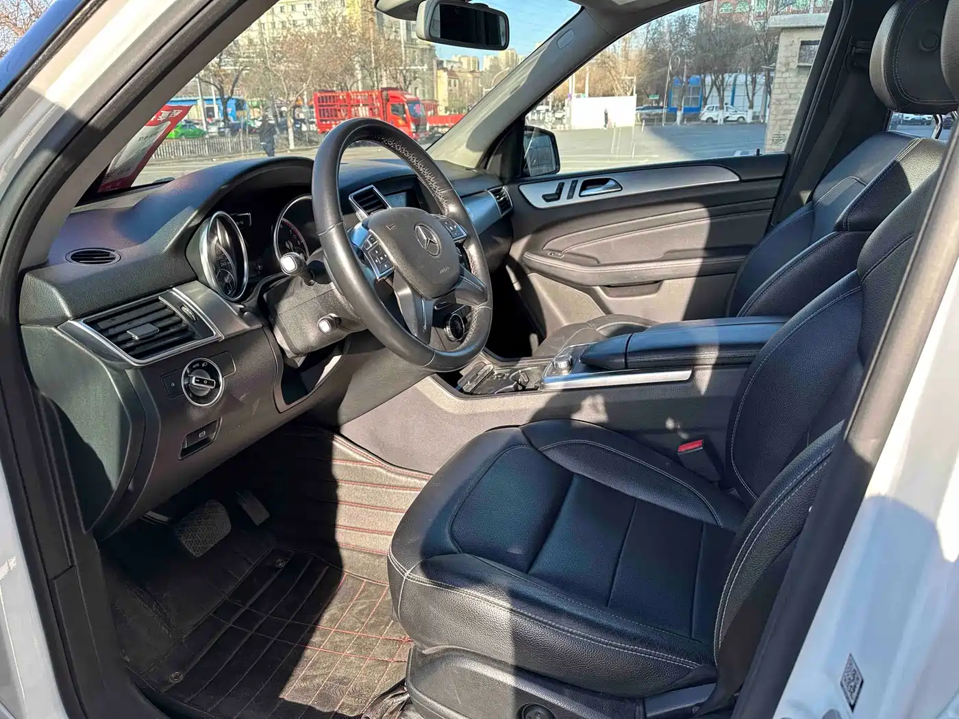 Mercedes-Benz M-Class 2014 ML 320 4MATIC фото 8