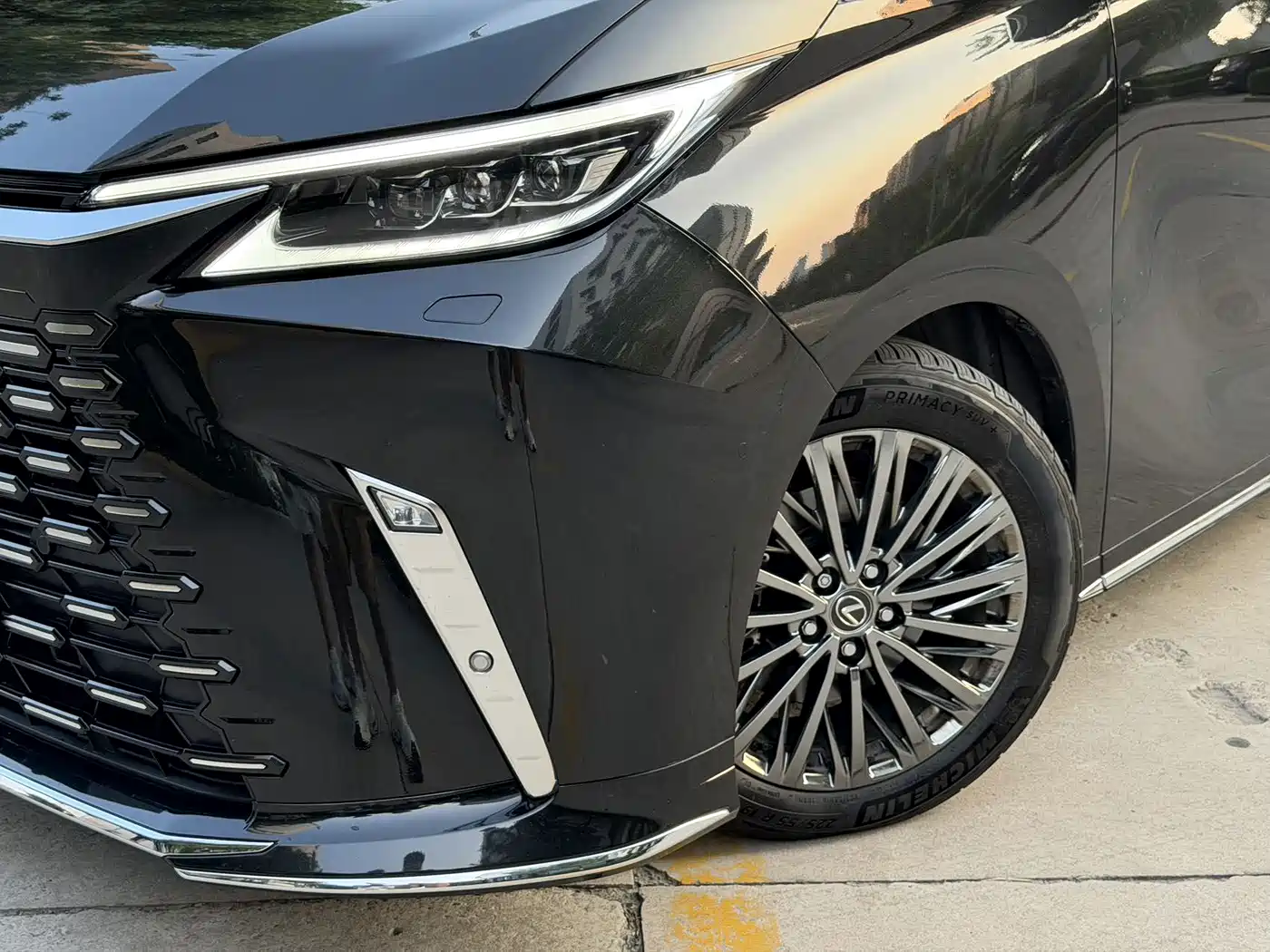 Lexus LM 2024 2023 500h 6-Seater Prestige Edition