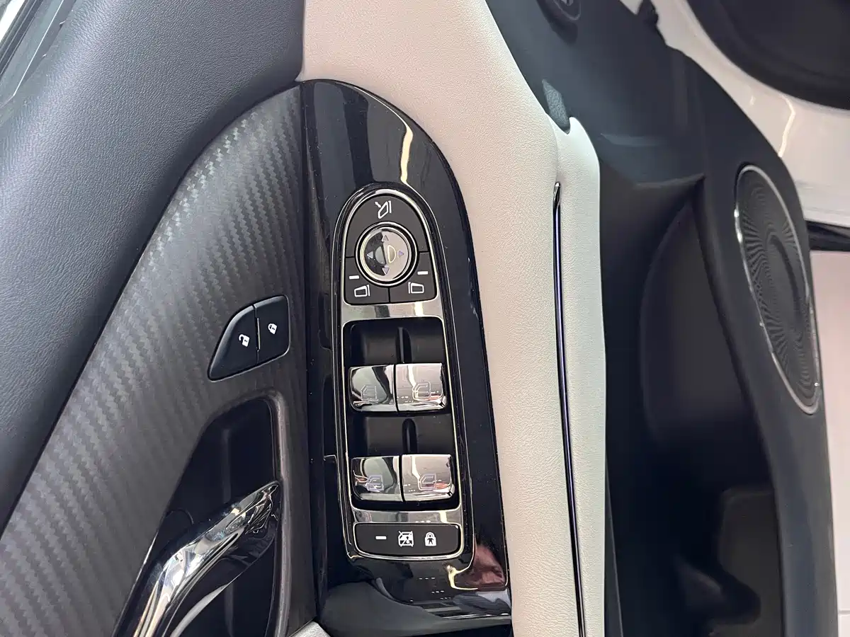 Voyah Auto VOYAH FREE 2025 318 259km 4WD Explorer Edition фото 8